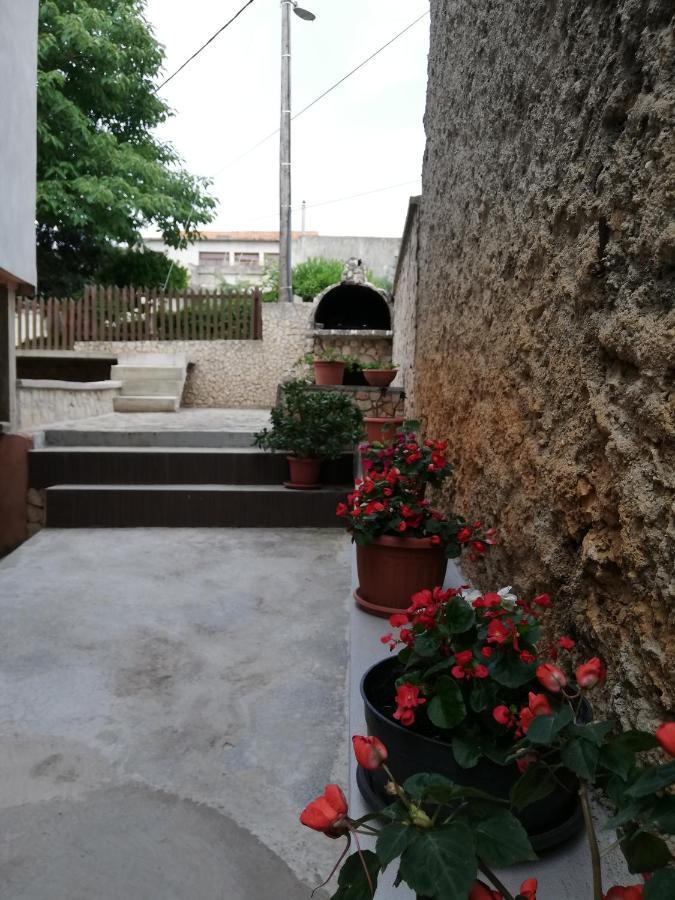 Apartman Cvita Tkon Exterior photo