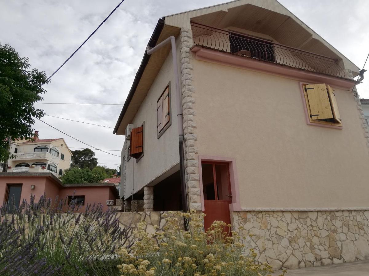 Apartman Cvita Tkon Exterior photo